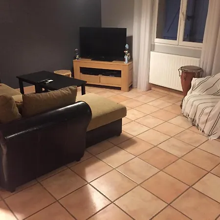 Dans Maison *